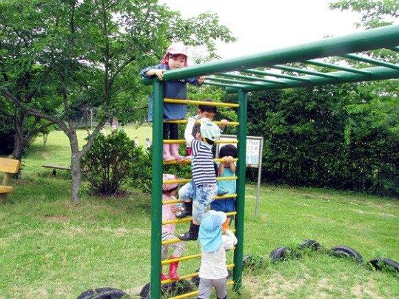 지금은 사라진 초등학교 놀이기구_2.jpg