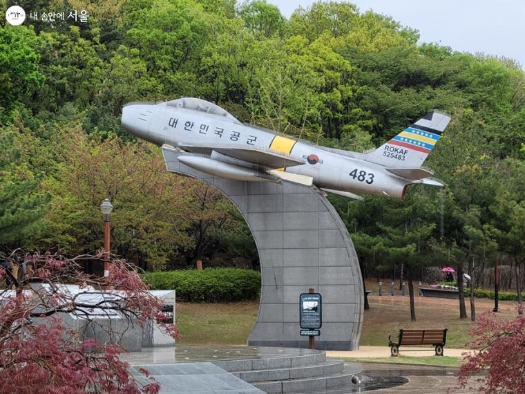 보라매 공원에 옛날 공군기들 있는 이유_5.jpg
