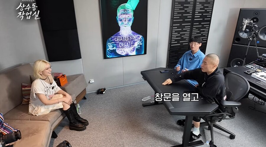 용산에 자주 출몰한다는 금발머리 벤츠 여성_6.png