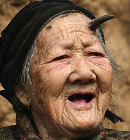 약혐]머리에뿔 난 사람들_2.jpg