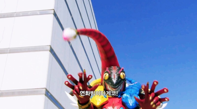 노상방뇨하는 파워레인저_1.jpg