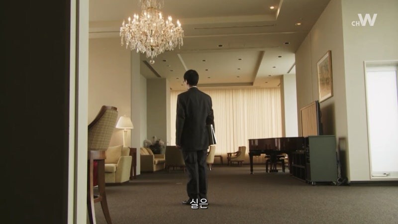 인간세계를 장악한 마왕을 죽이러가는 용사들_4.jpg