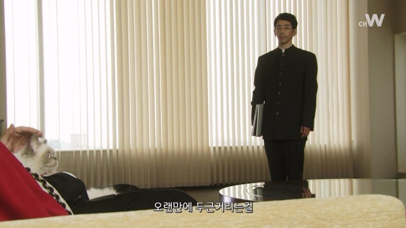 인간세계를 장악한 마왕을 죽이러가는 용사들_8.jpg