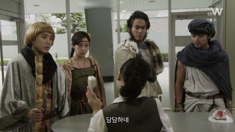 인간세계를 장악한 마왕을 죽이러가는 용사들_25.jpg