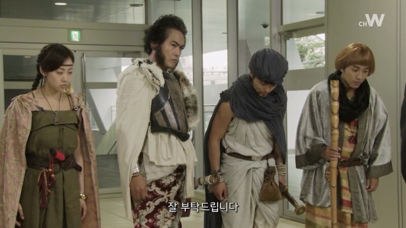 인간세계를 장악한 마왕을 죽이러가는 용사들_33.jpg