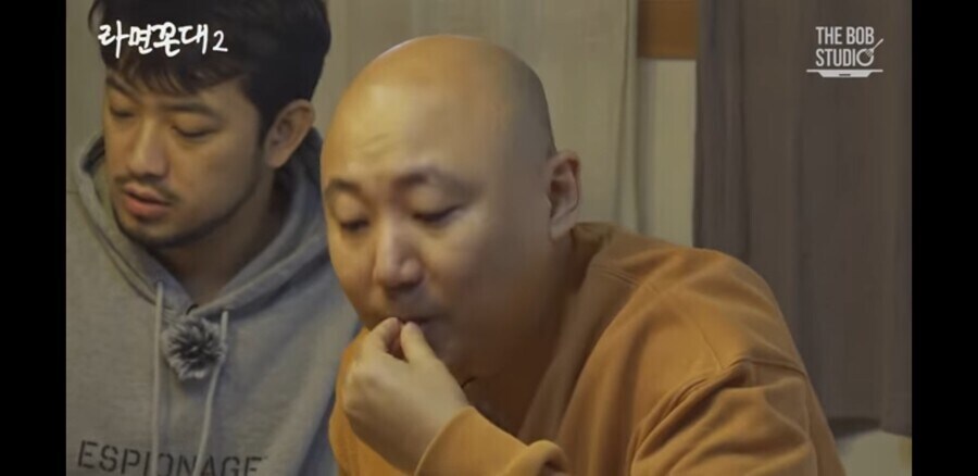김풍이 만든 생라면 초밥 호평하는 침착맨.jpg_10.jpg