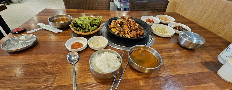 혼자 제육 2인분 먹기_1.jpg
