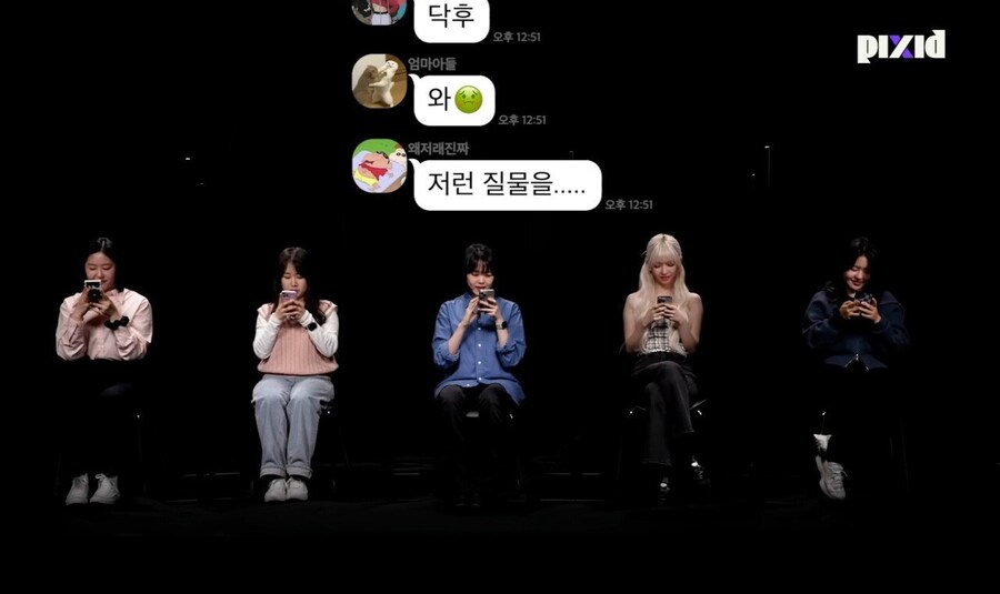 친오빠 볼에 뽀뽀하기 vs 친오빠 300만원 주기_6.jpg
