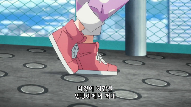 아저씨들에게 붙들려 떡방아치러 가게된 아이_1.jpg