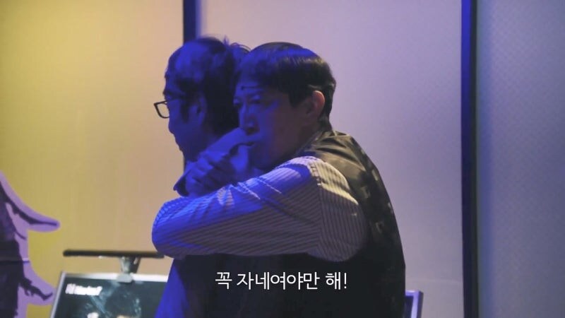 바로 퇴사하겠다는 직원을 말리는 사장님_14.jpg