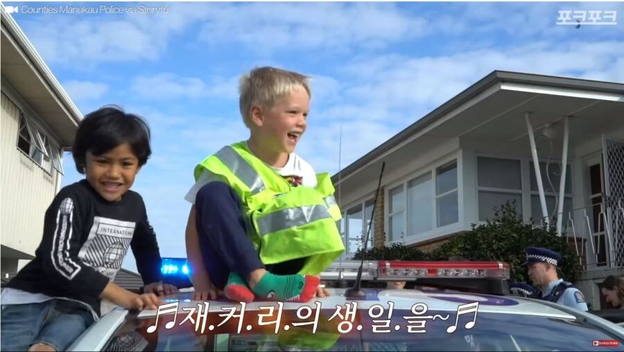 경찰아저씨에게 물어보겠다고 진짜 경찰에 전화한 아이_19.jpg