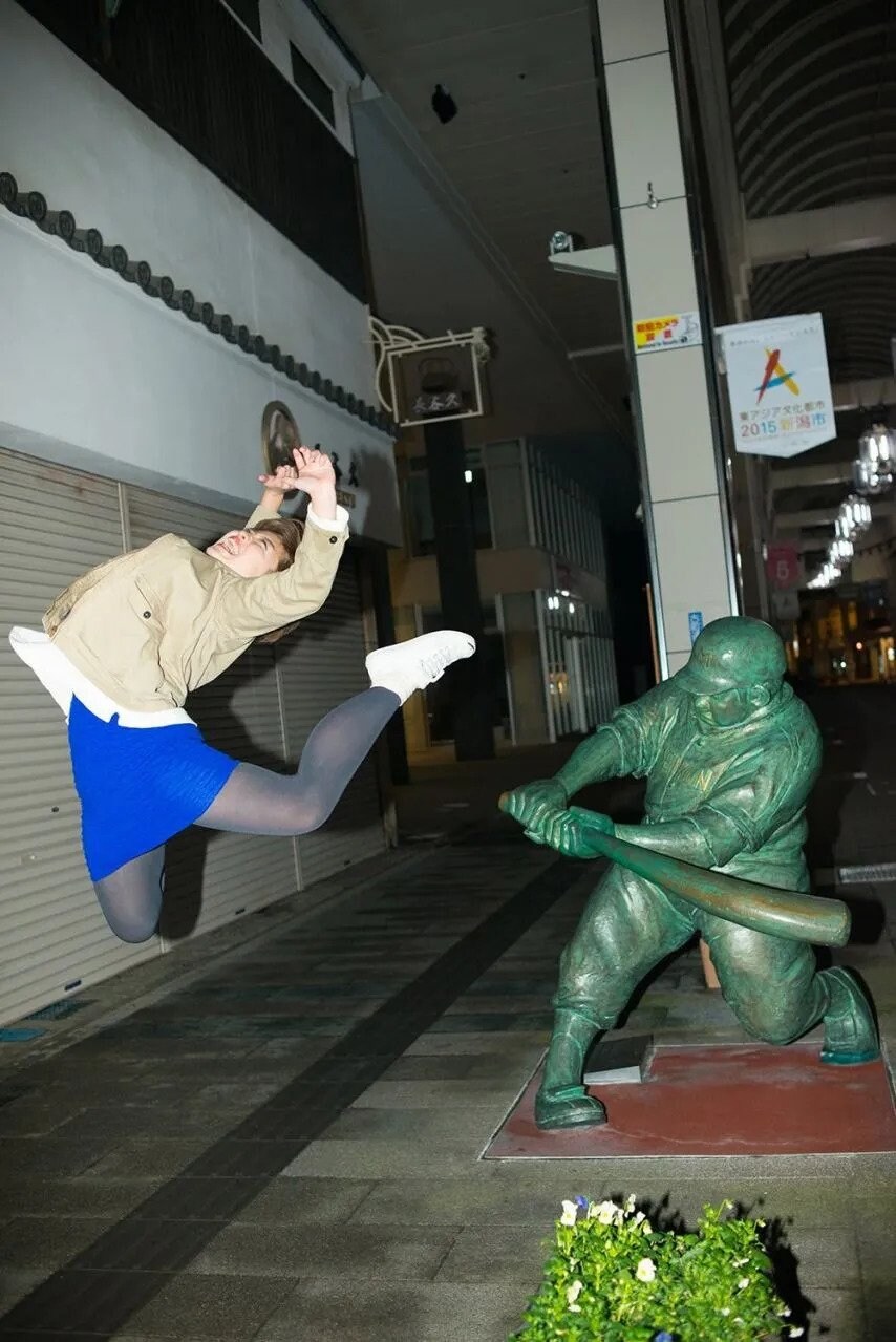 일본 니가타시의 명물 동상 .jpg_4.jpg