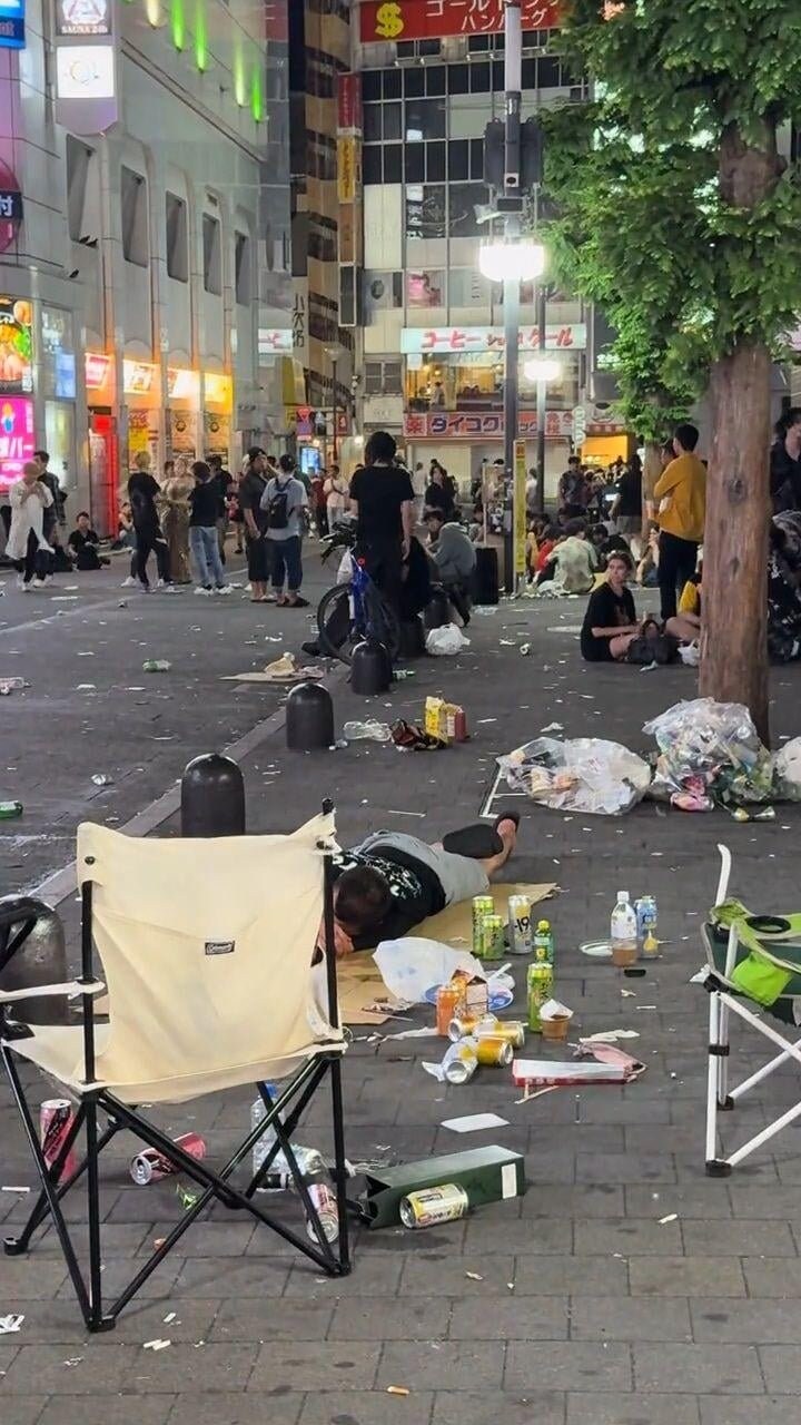 흔한 일본 신주쿠 밤거리 풍경.jpg_1.jpg