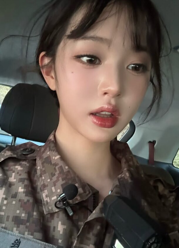 잘못된 점 3가지 이상 찾았으면 군필_8.png