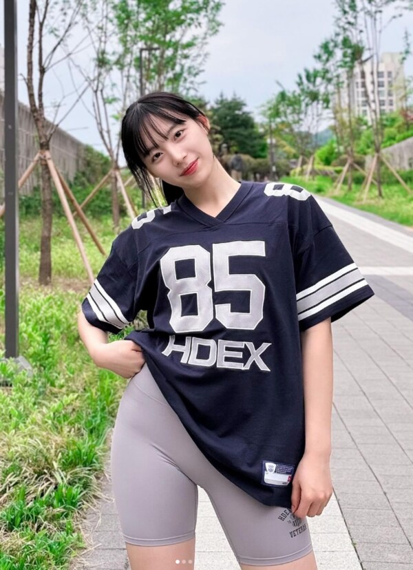반도의 02년생 치어리더 jpg_5.png