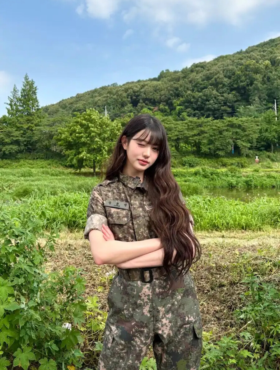 원영이 군복 핏_2.jpg