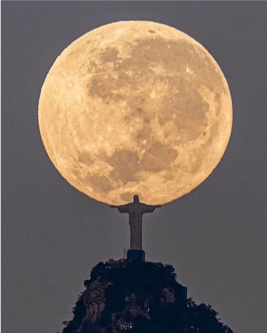 달이 지지 않도록 받치고 있습니다_1.jpg
