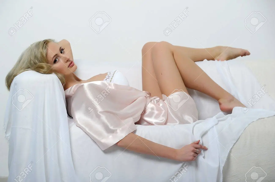 잠옷 입고 오지말라는 편의점_2.webp