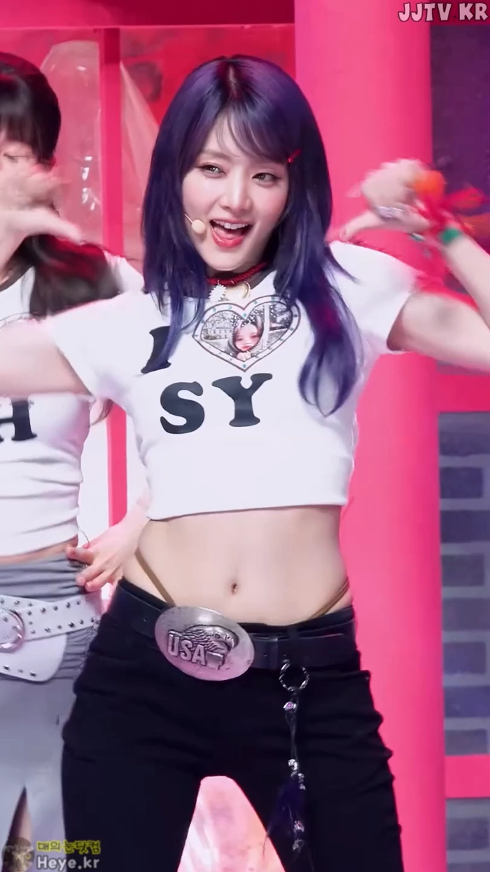 호불호 갈리는 끈 gif_2.webp