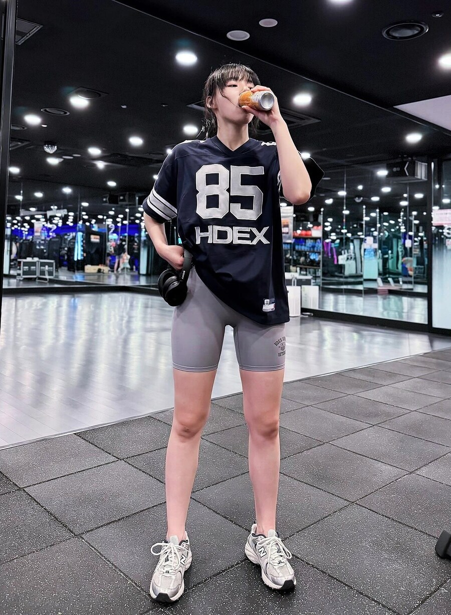 허벅지가 쩌는 치어리더 jpg_6.jpg