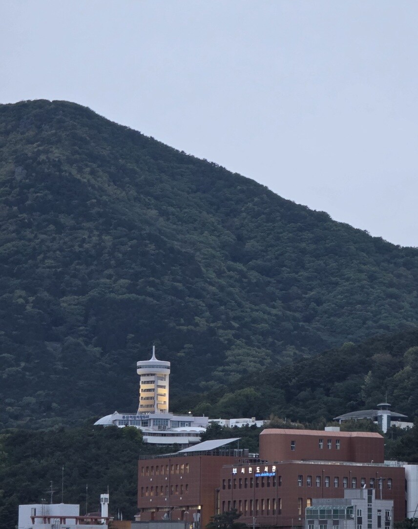 일진들에게 당한 학폭으로 21년째 트라우마 시달리는 남자.jpg_11.jpg