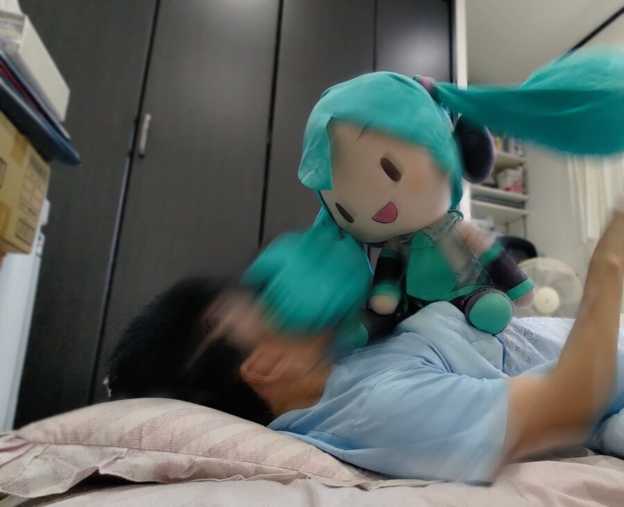 보컬로이드)깨워주러 온 미쿠.jpg_1.jpg
