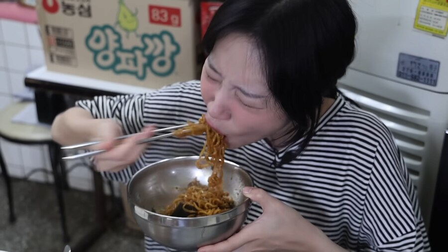 쯔양이 4만원어치도 못 먹은 가게.jpg_23.png