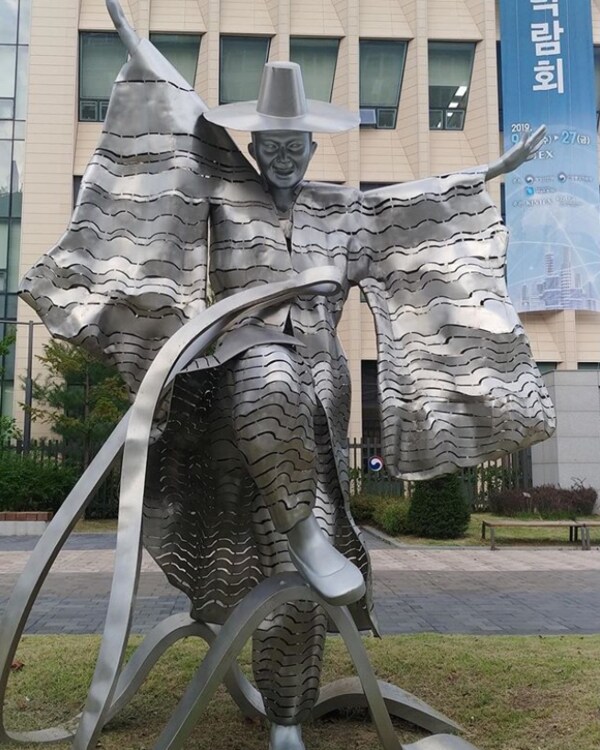 케이팝데몬헌터즈가 부활시키려고 하는 존재.jpg_2.png