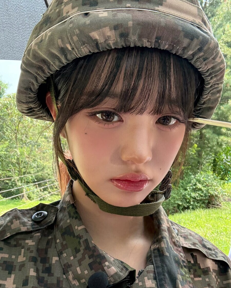 군복입은 장원영_2.jpg