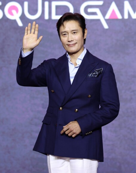 넷플릭스의 왕_1.png