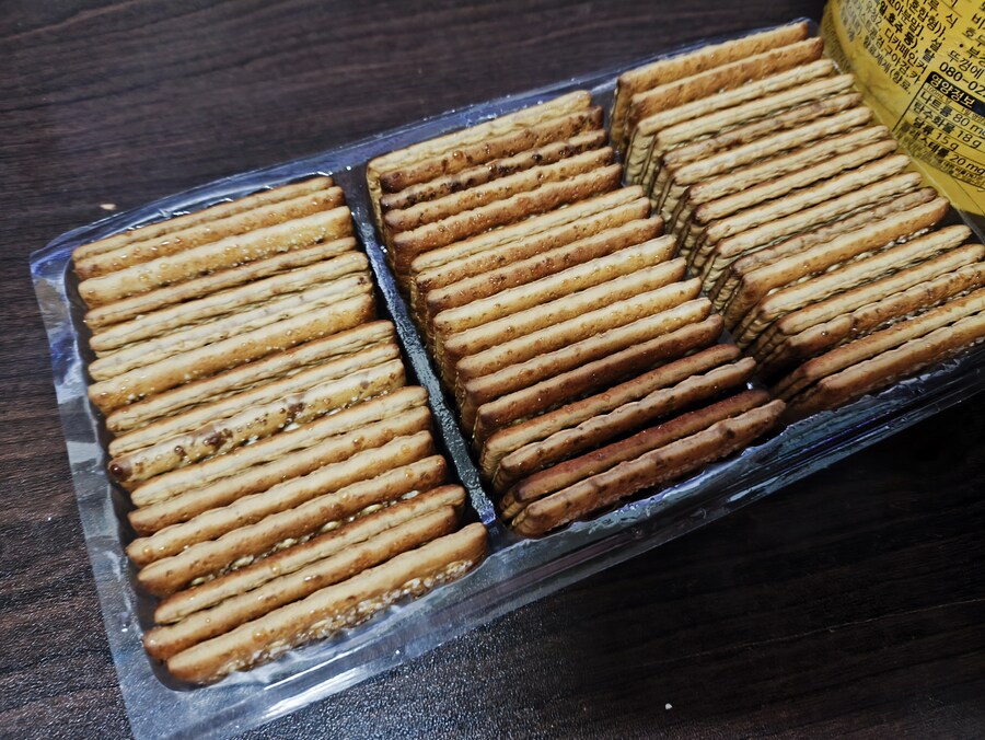 외국 과자 포장기술 개허접하네_1.jpg