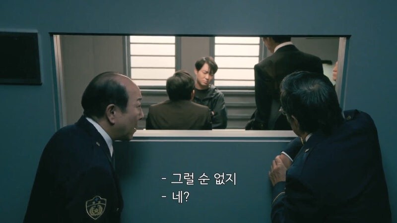 제식구 감싸기를 시전하려던 경찰_15.jpg