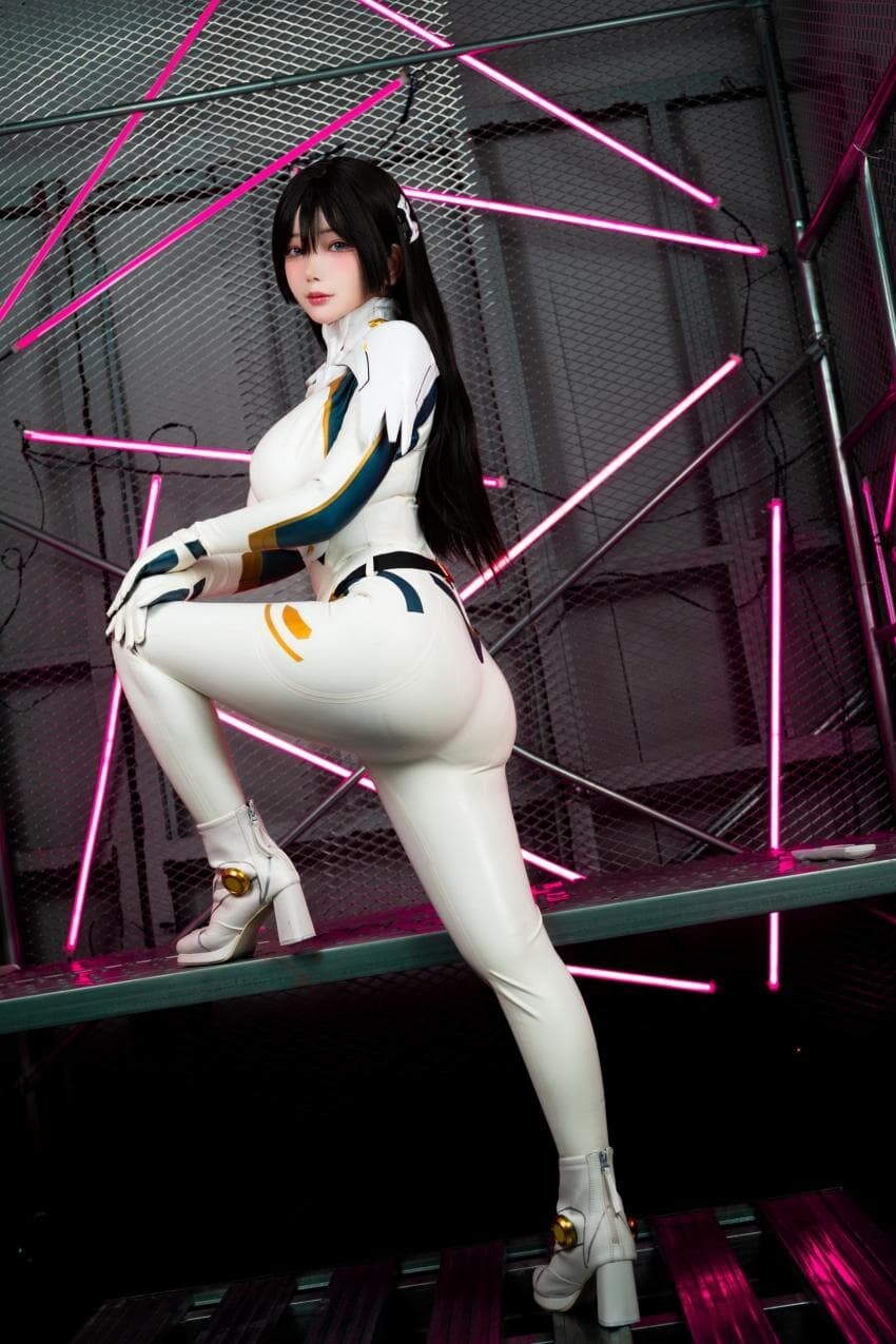 호불호 갈리는 SF슈트 다자인_2.jpg