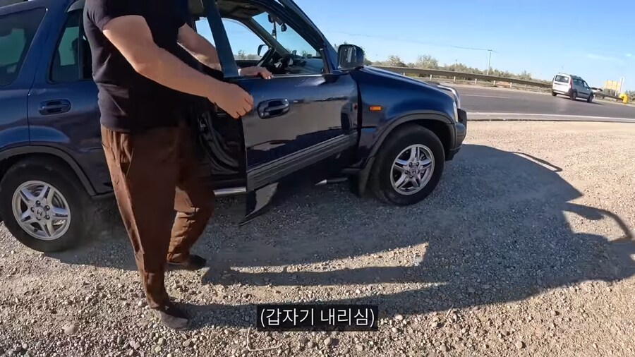 여행 유튜버가 함부로 히치하이킹 하면 안 되는 이유_9.png