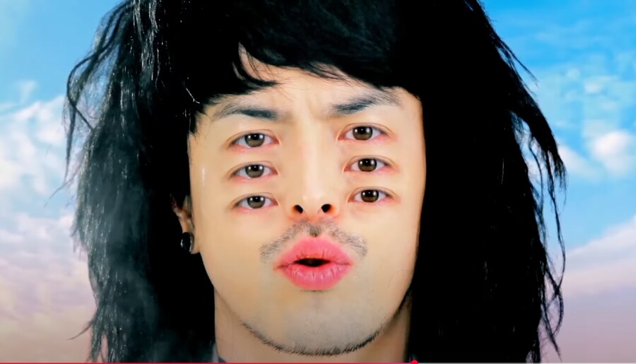 공개 당시 인류에게 10년은 이르다는 평가를 받던 뮤비의_1.png