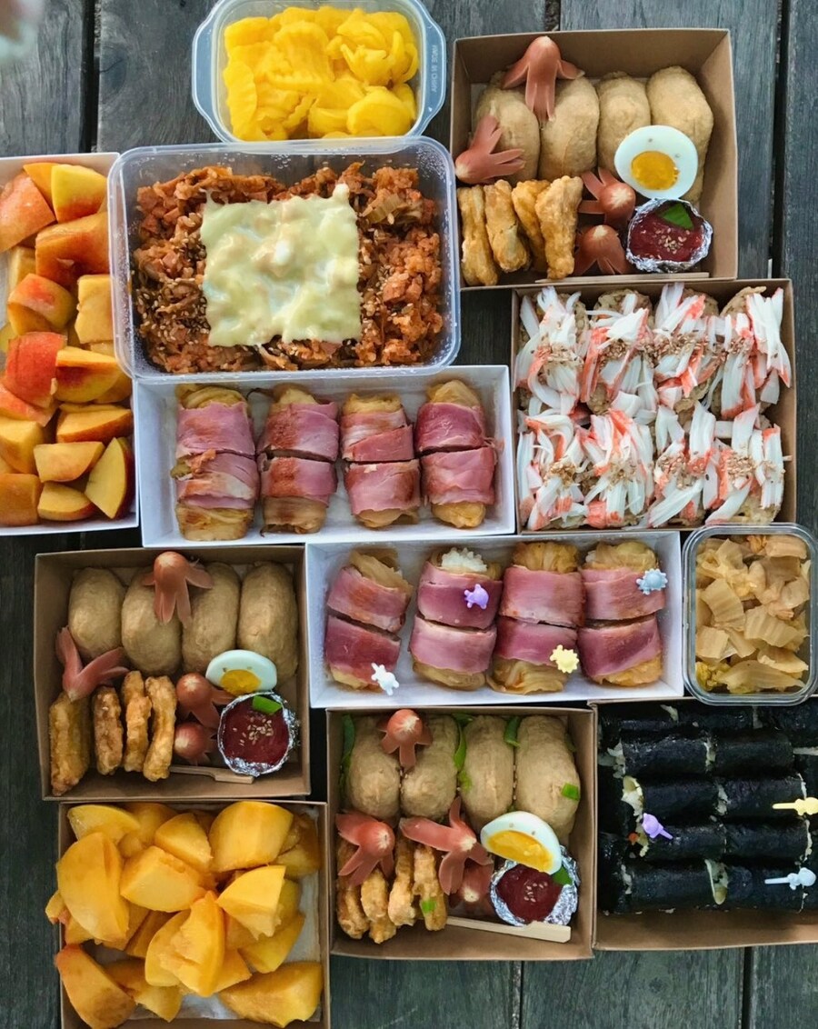 도시락이 궁금한 참새.jpg_2.jpg