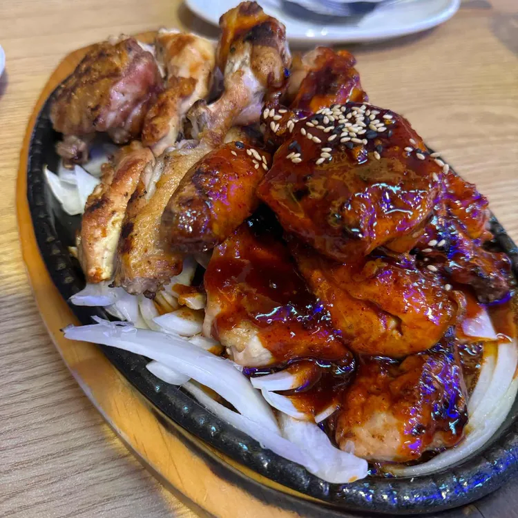 의외로 아직 영업 중인 치킨 브랜드_2.webp