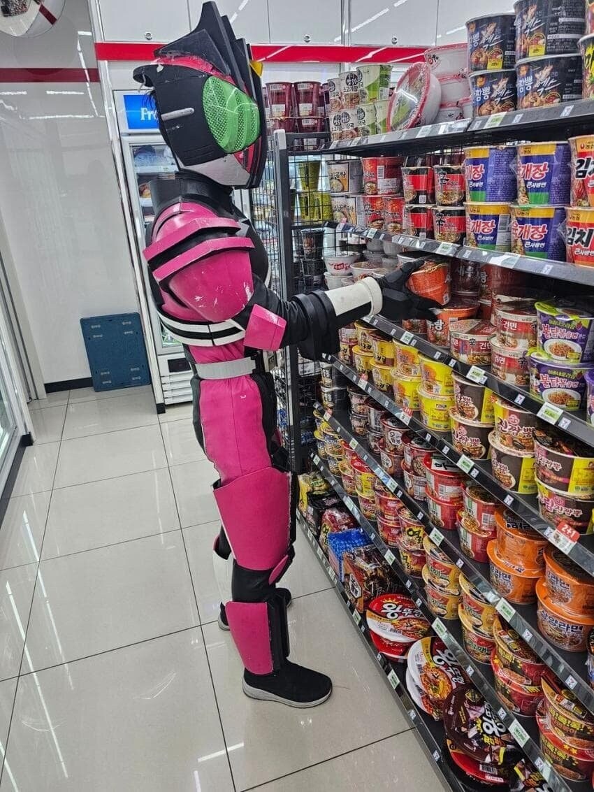 편의점에서 뭐 먹을가.jpg_2.jpg