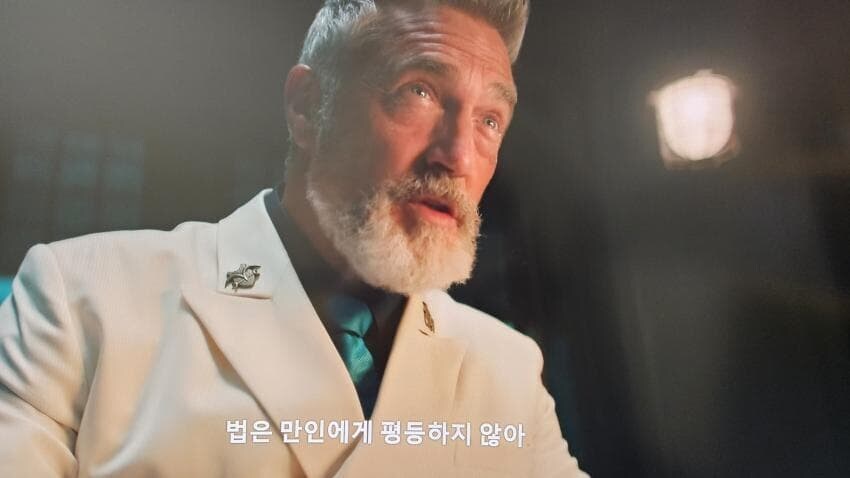 실사판에 나온 가프가 해군을 떠나지 않은 이유.jpg_5.jpg