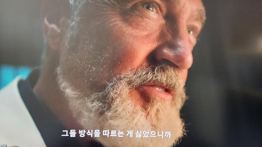 실사판에 나온 가프가 해군을 떠나지 않은 이유.jpg_10.jpg