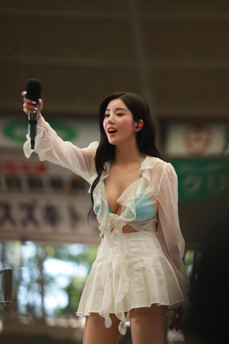 권은비 누나 지난 도쿄 워터밤 고화질 사진_3.jpg