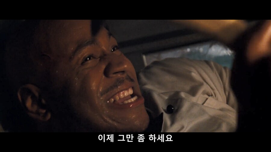 딥 블루 씨에서 관객들이 환호했던 장면_14.png