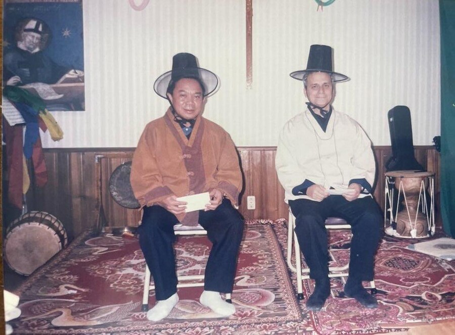 갓 쓴 교황님_2.jpg