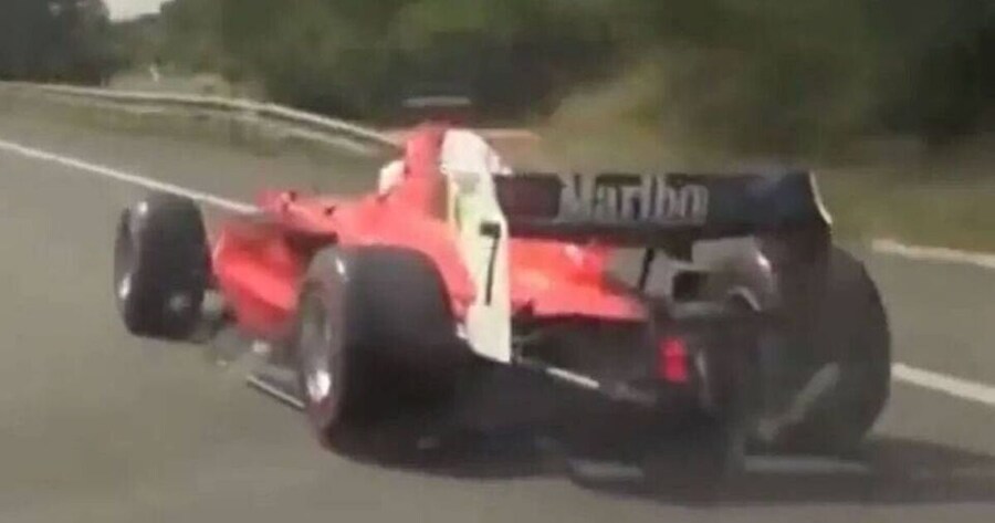 고속도로에서 f1카 타던놈 체포_2.jpg