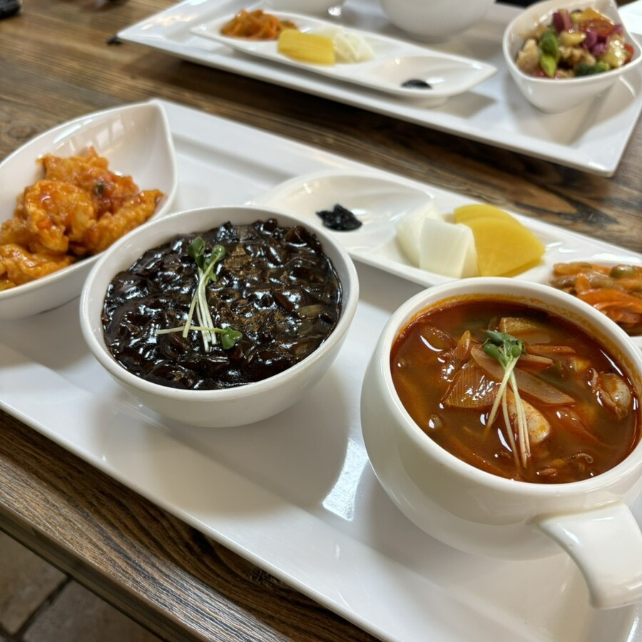 중식당의 만원 탕수육 정식.JPG_4.jpg
