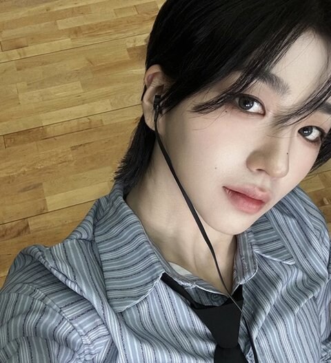 잘생김 뿜뿜한 아이돌_2.jpg