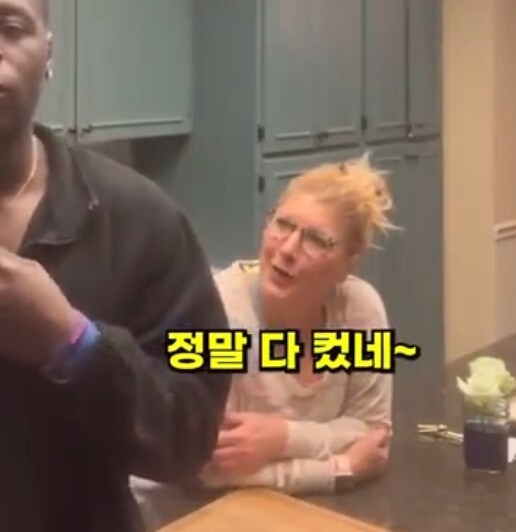 입양한 아들이 잘 자라서 기쁘다는 부모님_2.jpg