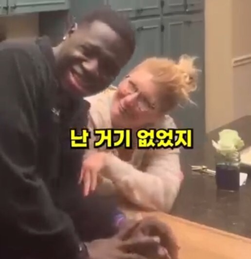 입양한 아들이 잘 자라서 기쁘다는 부모님_9.jpg