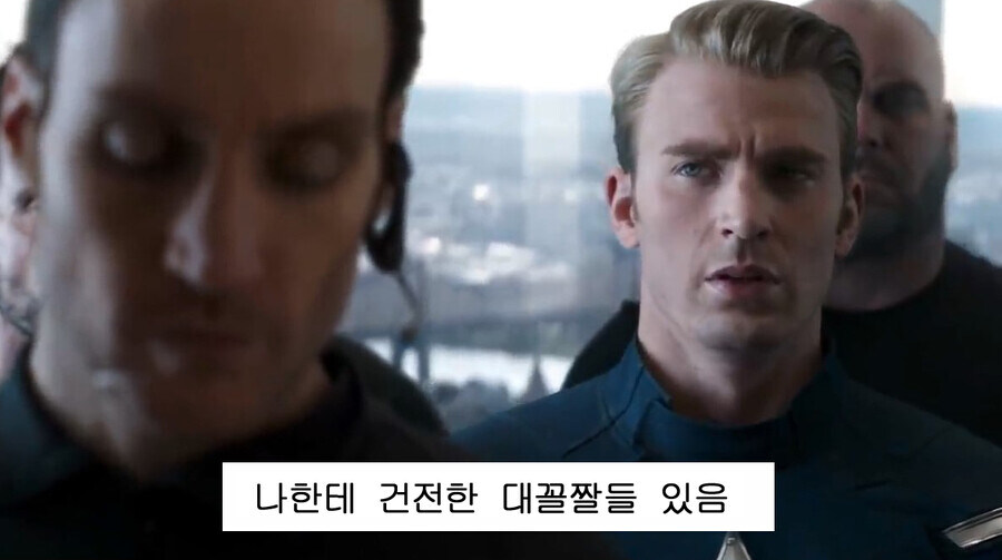 호불호 갈리는 애니 대꼴짤_1.jpg
