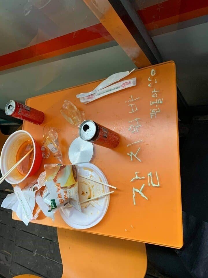 편의점 진상 레전드 모음집.jpg_11.jpg